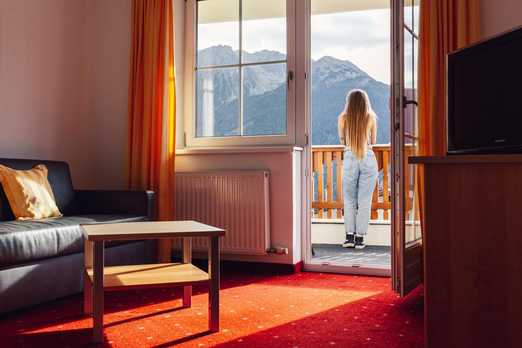 Hotel Alpen-Royal イェルツェンス エクステリア 写真