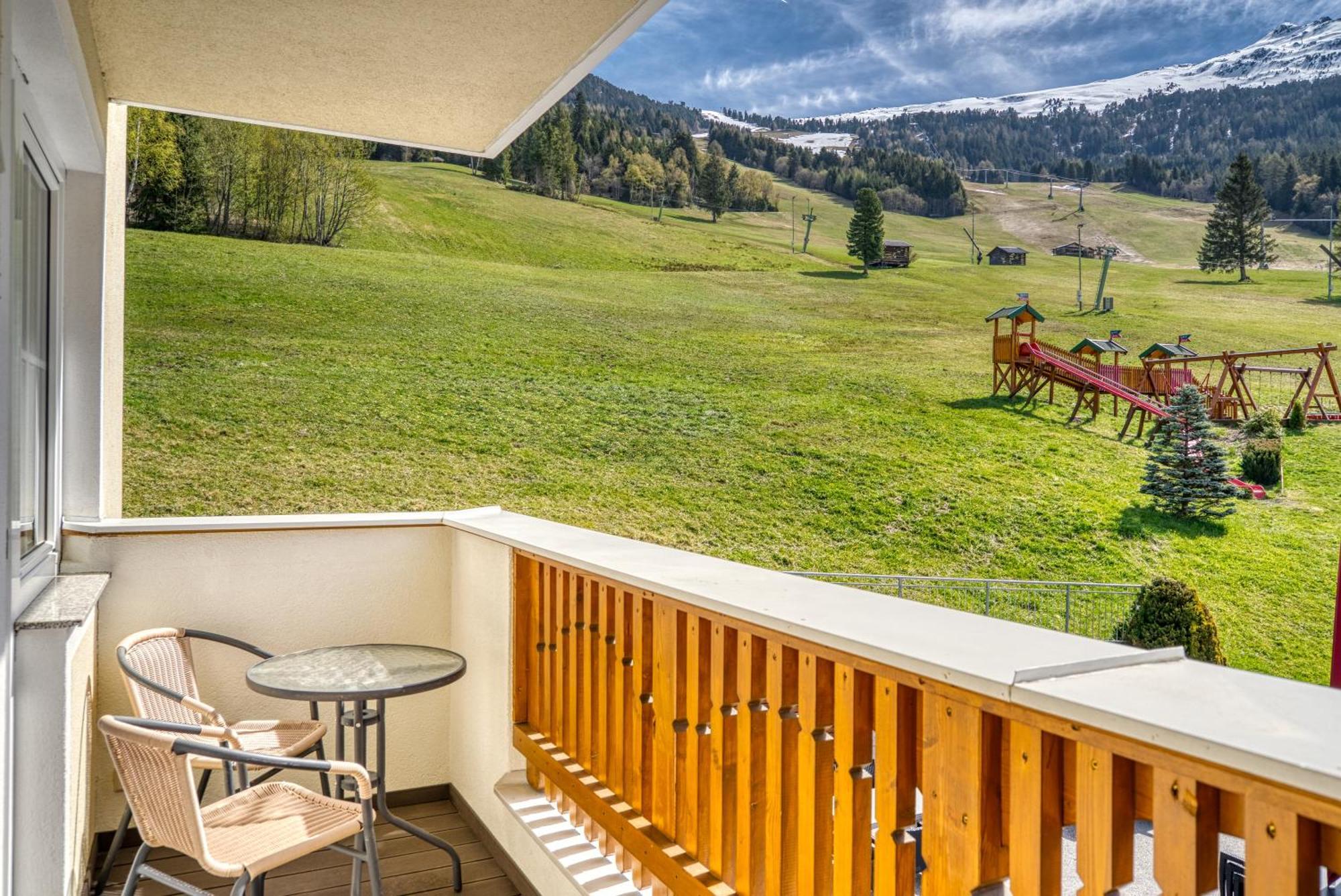 Hotel Alpen-Royal イェルツェンス エクステリア 写真