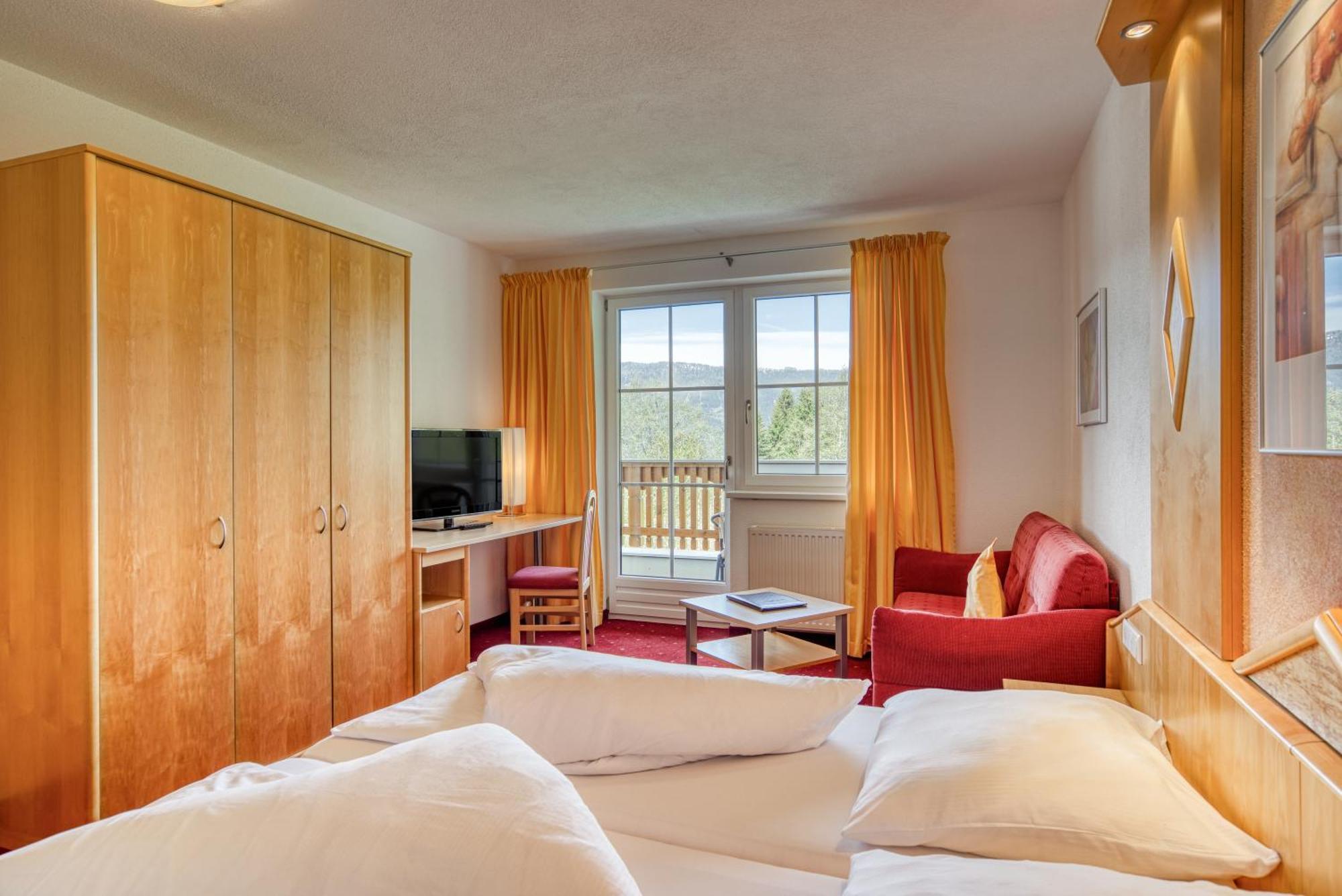 Hotel Alpen-Royal イェルツェンス エクステリア 写真