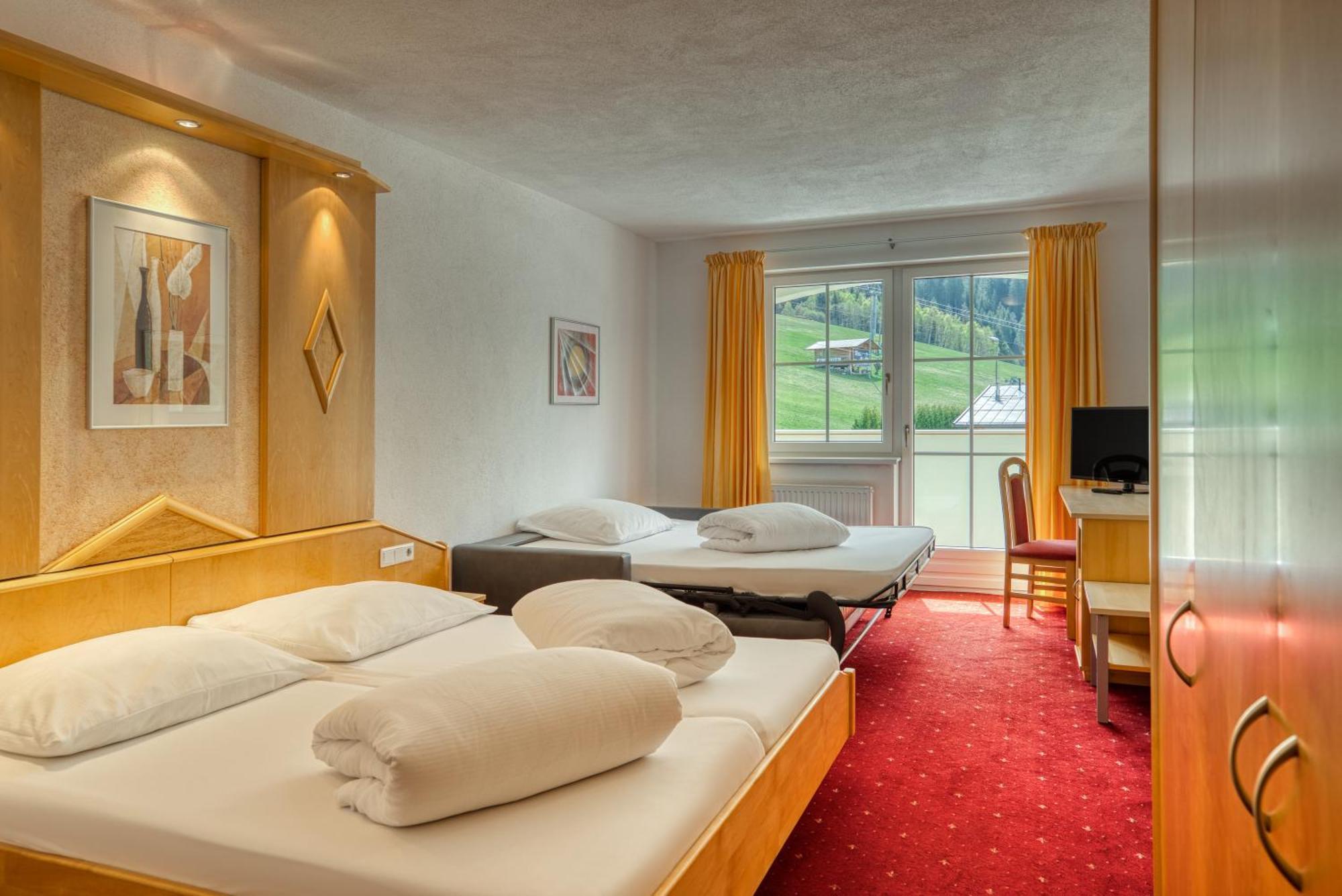 Hotel Alpen-Royal イェルツェンス エクステリア 写真