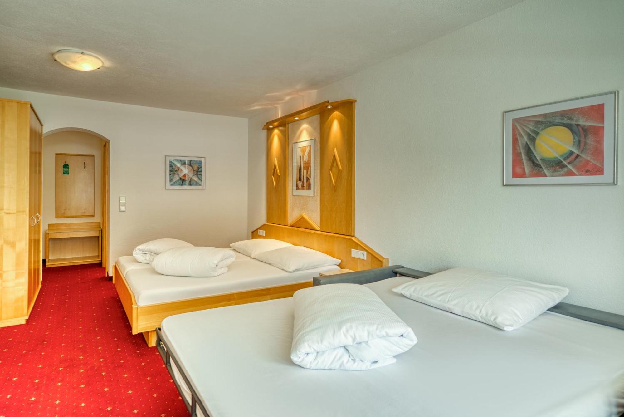 Hotel Alpen-Royal イェルツェンス エクステリア 写真