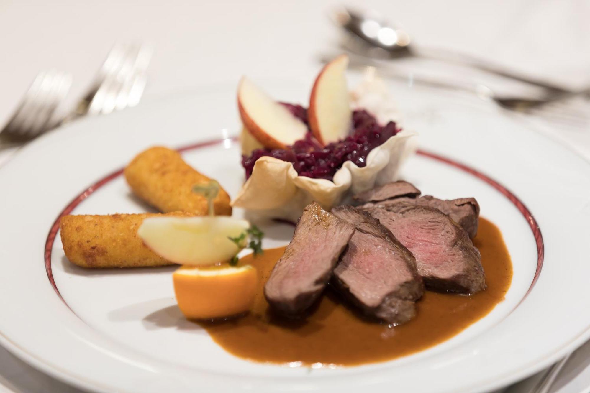 Hotel Alpen-Royal イェルツェンス エクステリア 写真