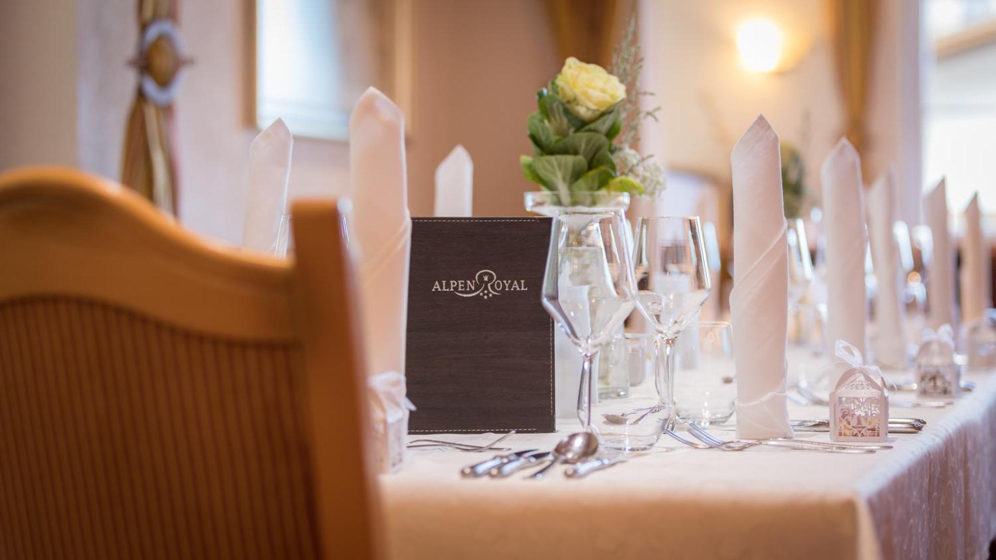 Hotel Alpen-Royal イェルツェンス エクステリア 写真