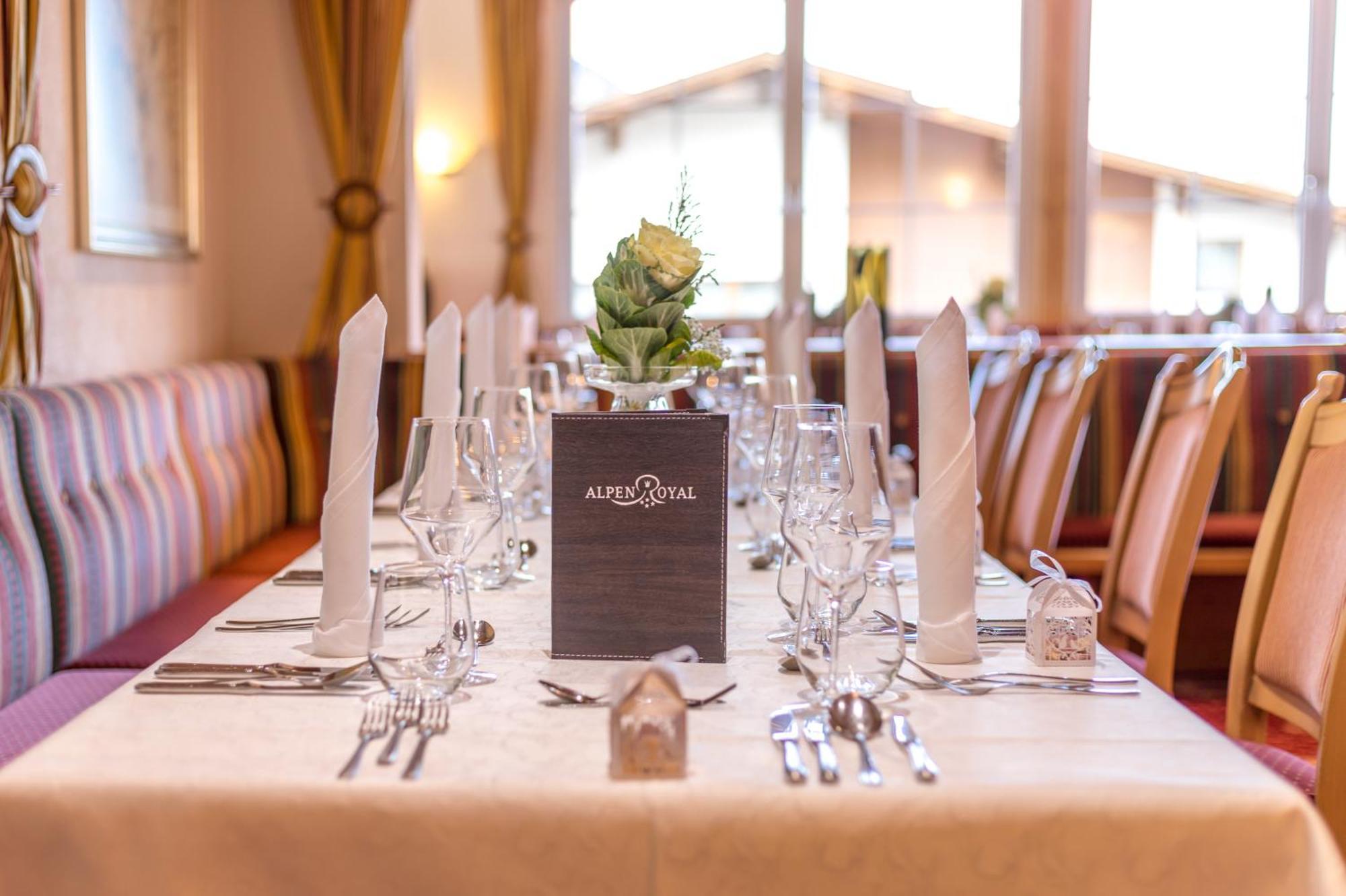 Hotel Alpen-Royal イェルツェンス エクステリア 写真
