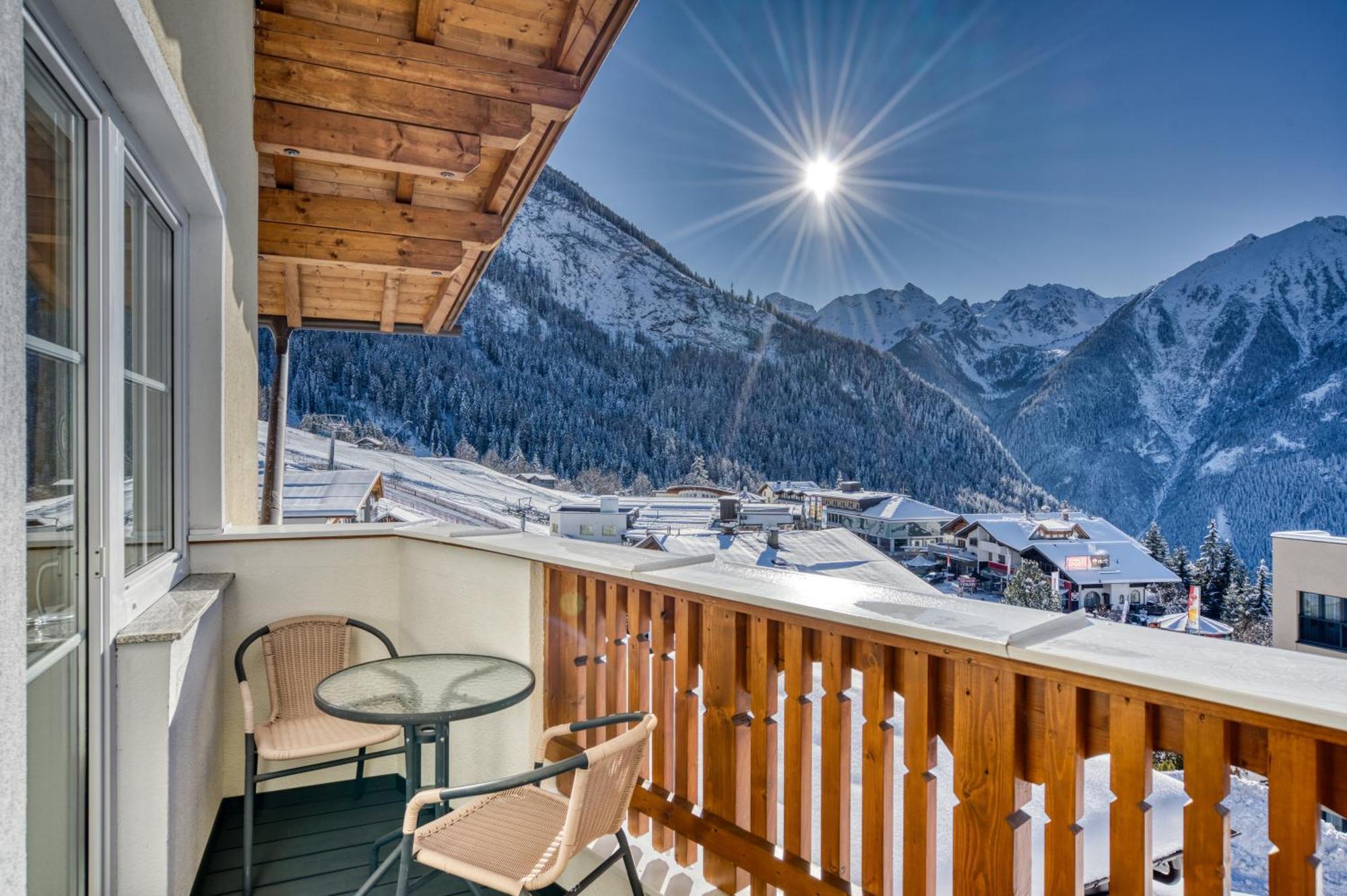 Hotel Alpen-Royal イェルツェンス エクステリア 写真