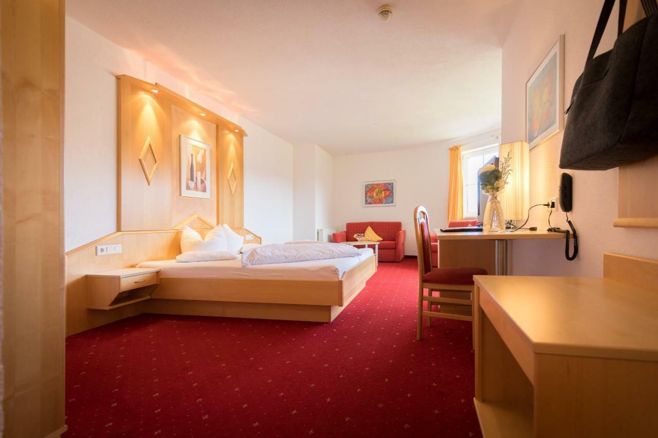 Hotel Alpen-Royal イェルツェンス エクステリア 写真