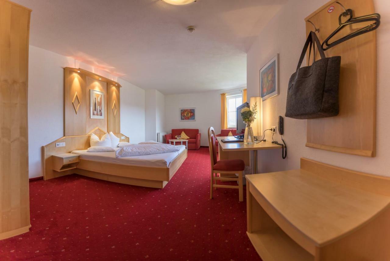 Hotel Alpen-Royal イェルツェンス エクステリア 写真