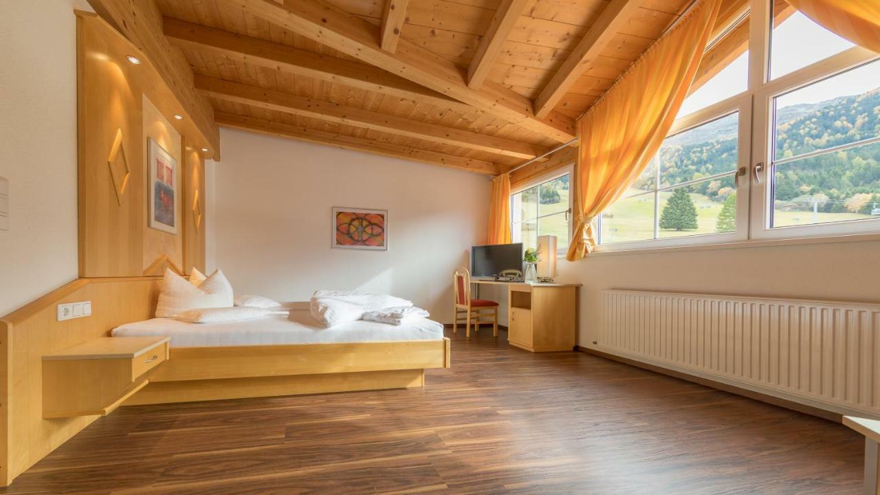 Hotel Alpen-Royal イェルツェンス エクステリア 写真